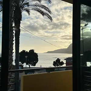 Amarelo , Canical (Madeira) Portugalia